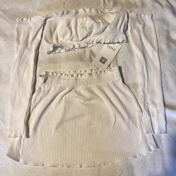 Two Piece Set - Picture 1 of 1